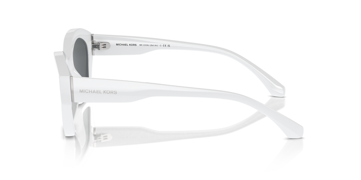 Gafas de Sol Michael Kors Bel Air MK2209U Blanco Óptico y Gris Oscuro Sólido