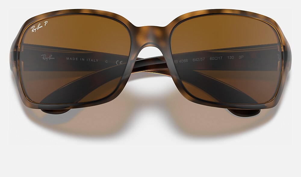 Ray-Ban RB4068 642/57 - detalle