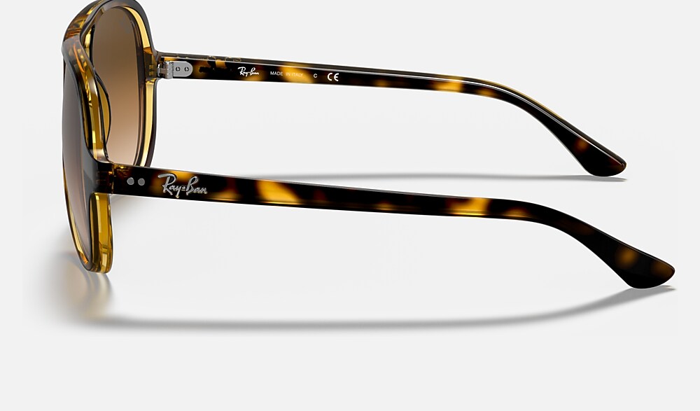 Ray-Ban RB4125 710/51 - vista lateral