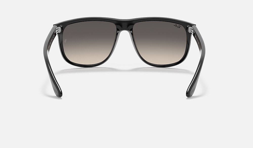 Ray-Ban RB4147 601/32 - vista posterior