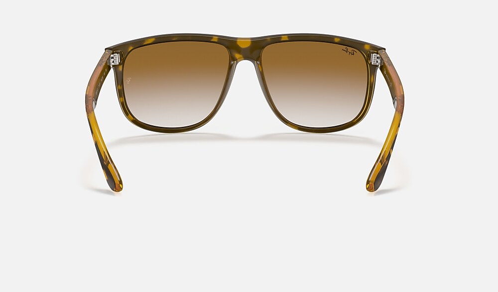 Ray-Ban RB4147 710/51 - vista posterior