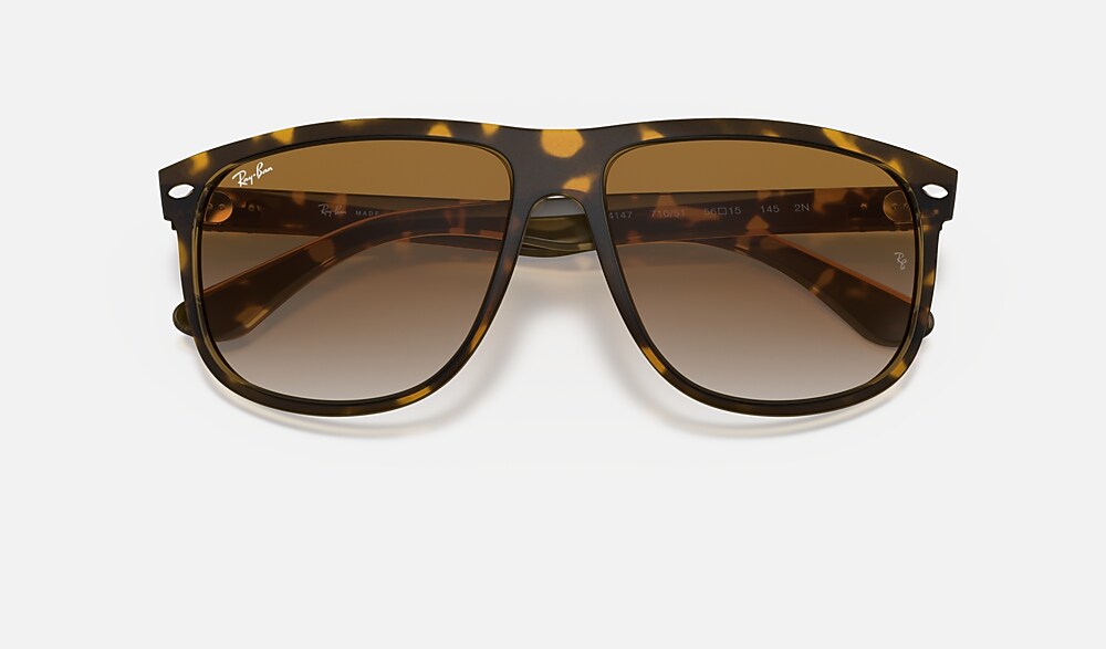 Ray-Ban RB4147 710/51 - detalle