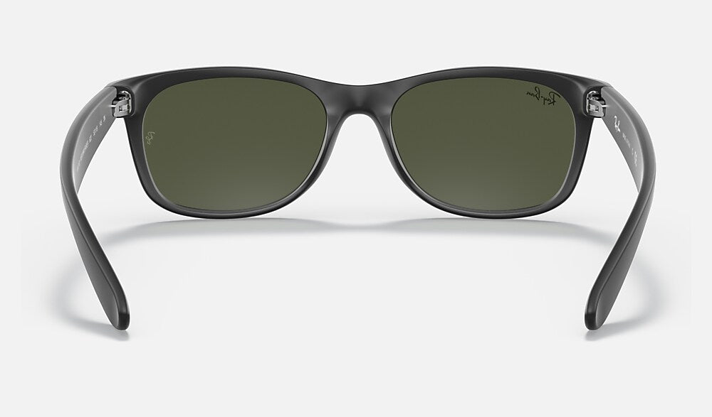 Ray-Ban RB2132 622 - vista posterior