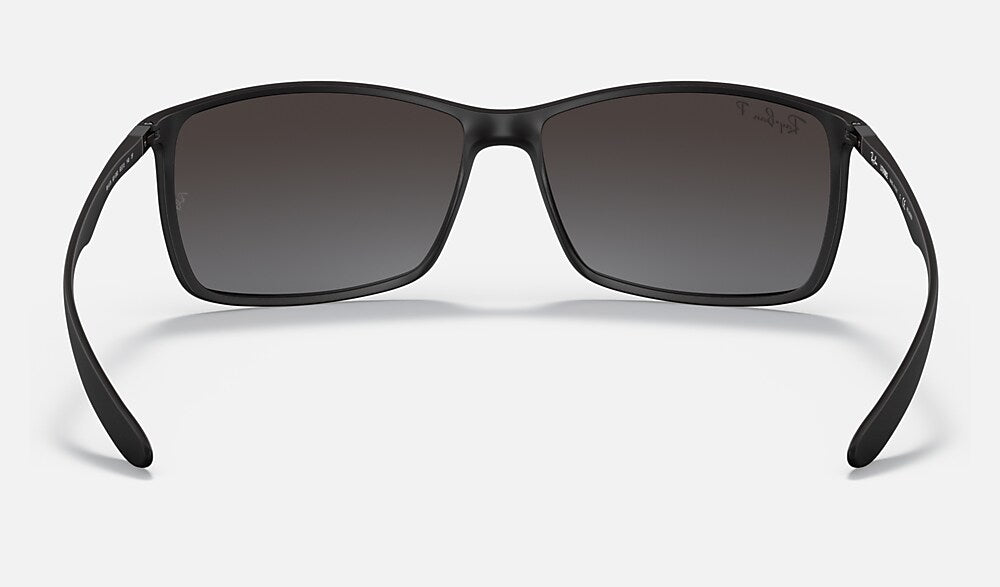 Ray-Ban RB4179 601S82 - vista posterior