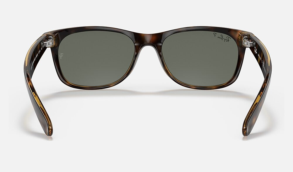 Ray-Ban RB2132 902/58 - vista posterior