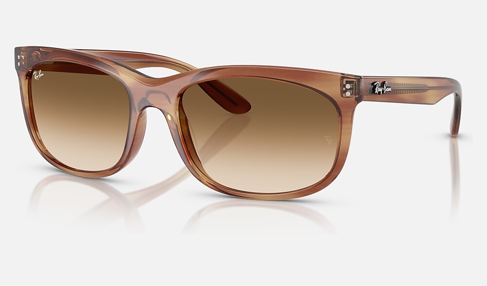 Ray-Ban RB2389 140351 - vista tres cuartos