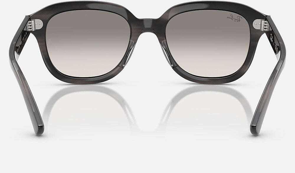 Ray-Ban RB4398 140432 - vista posterior