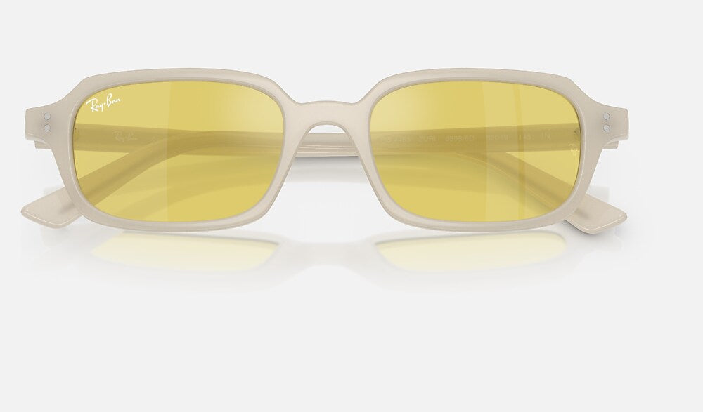 Ray-Ban RB4455 68086D - detalle