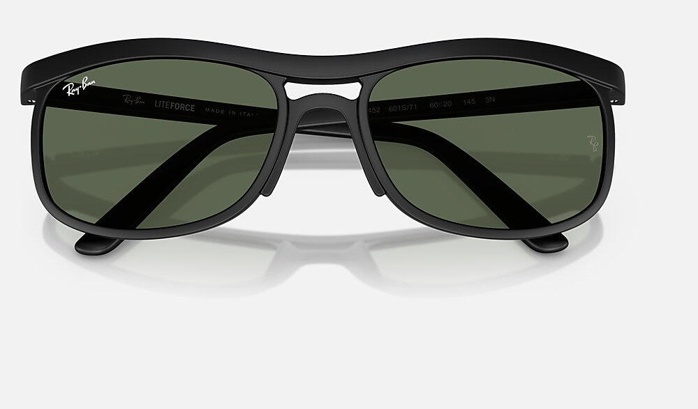 Ray-Ban RB4452 601S71 - detalle