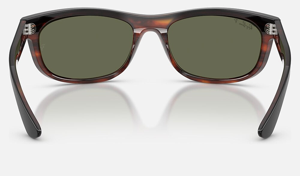 Ray-Ban RB2489 144058 - vista posterior