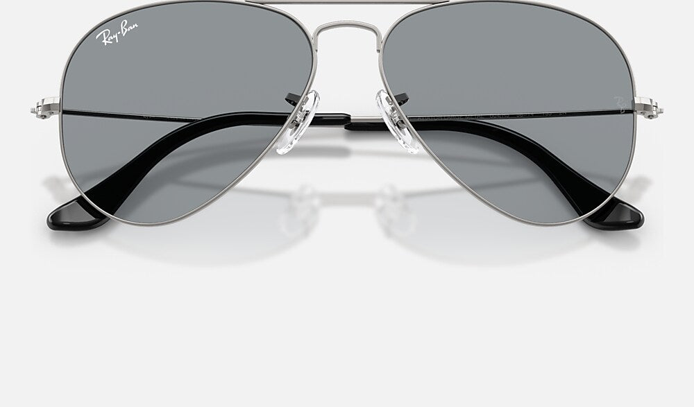 Ray-Ban RB3025 004/R5 - detalle