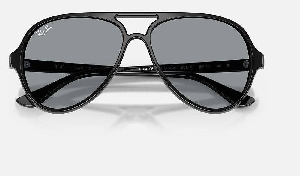 Ray-Ban RB4125 601/R5 - detalle