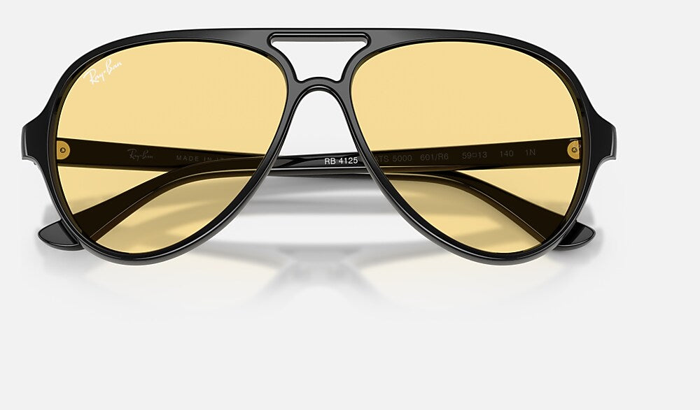 Ray-Ban RB4125 601/R6 - detalle