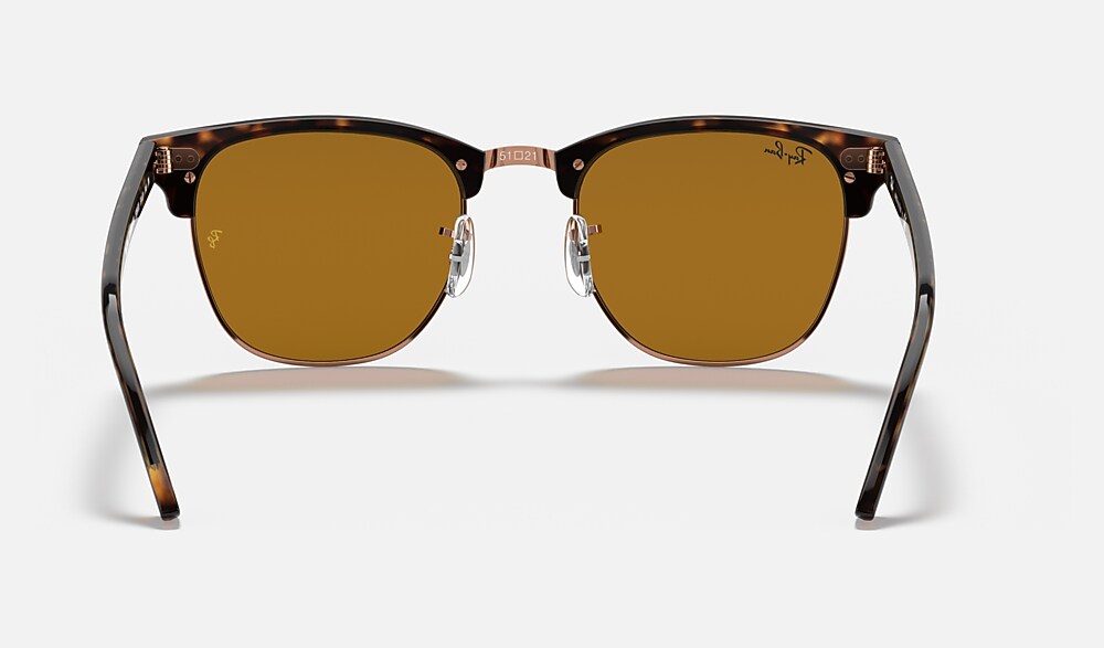 Ray-Ban RB3016 130933 - vista posterior