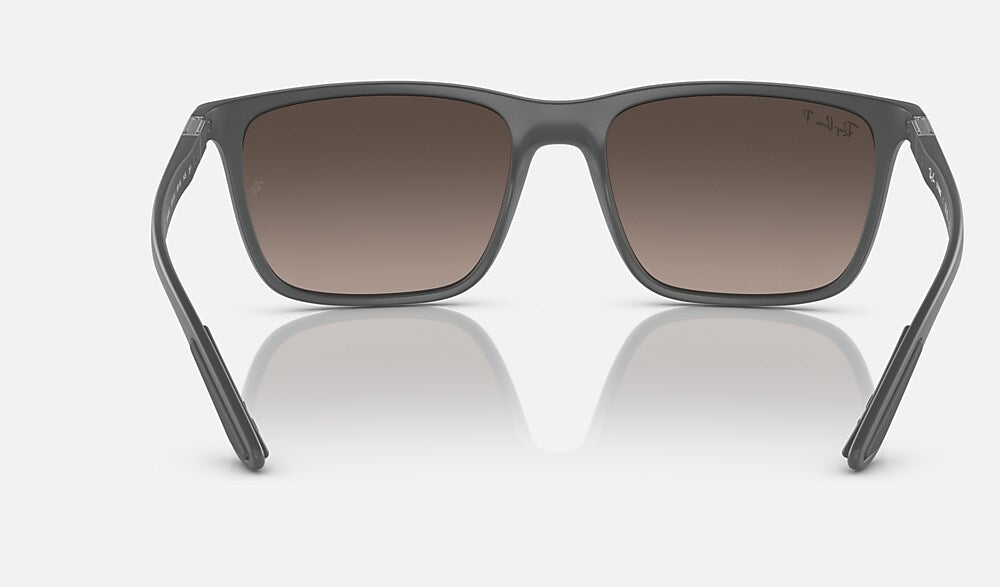 Ray-Ban RB4385 60175J - vista posterior