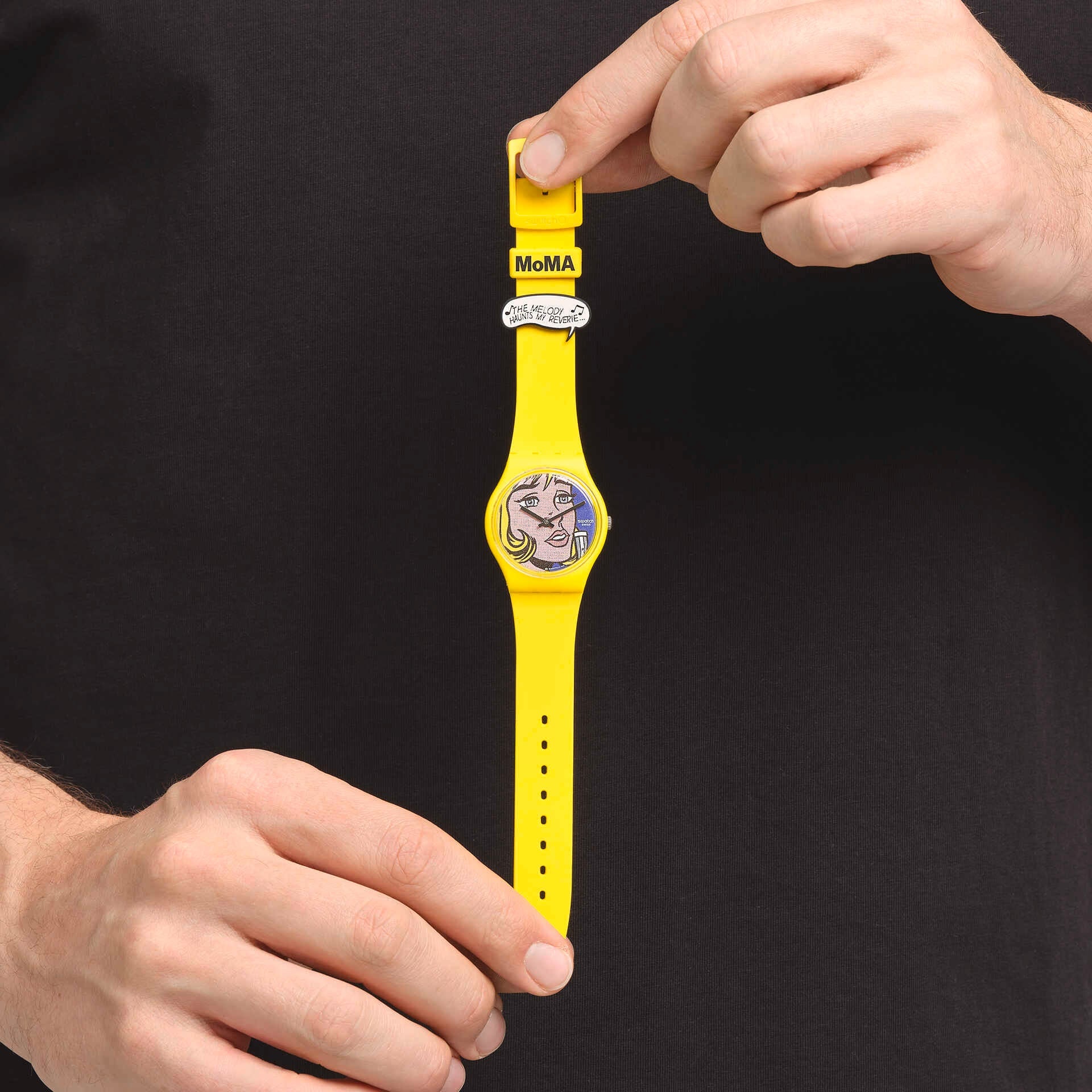 Swatch SO28Z117 en la muñeca
