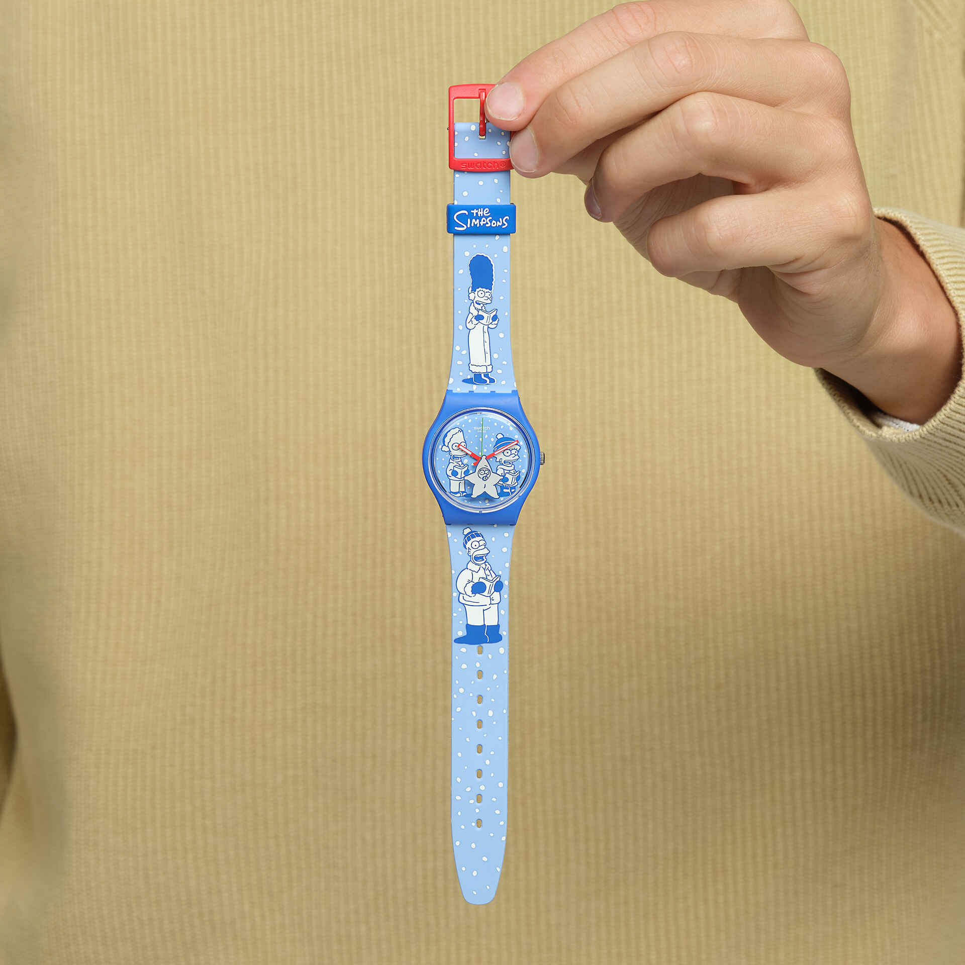 Swatch SO28Z126 en la muñeca