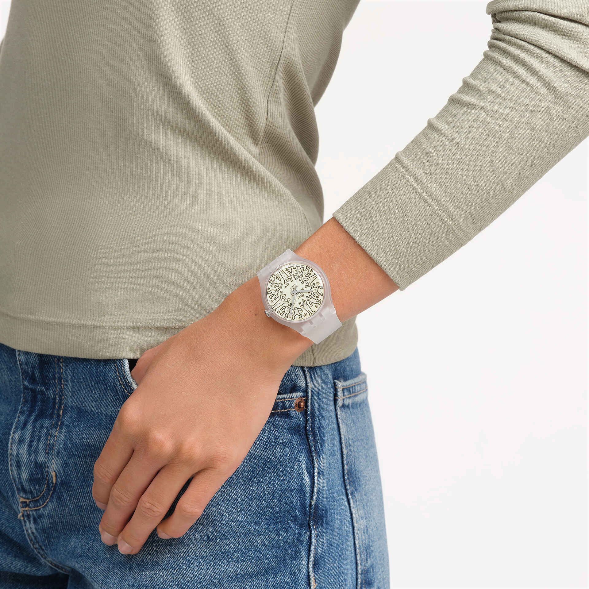 Swatch SO29Z145 en la muñeca