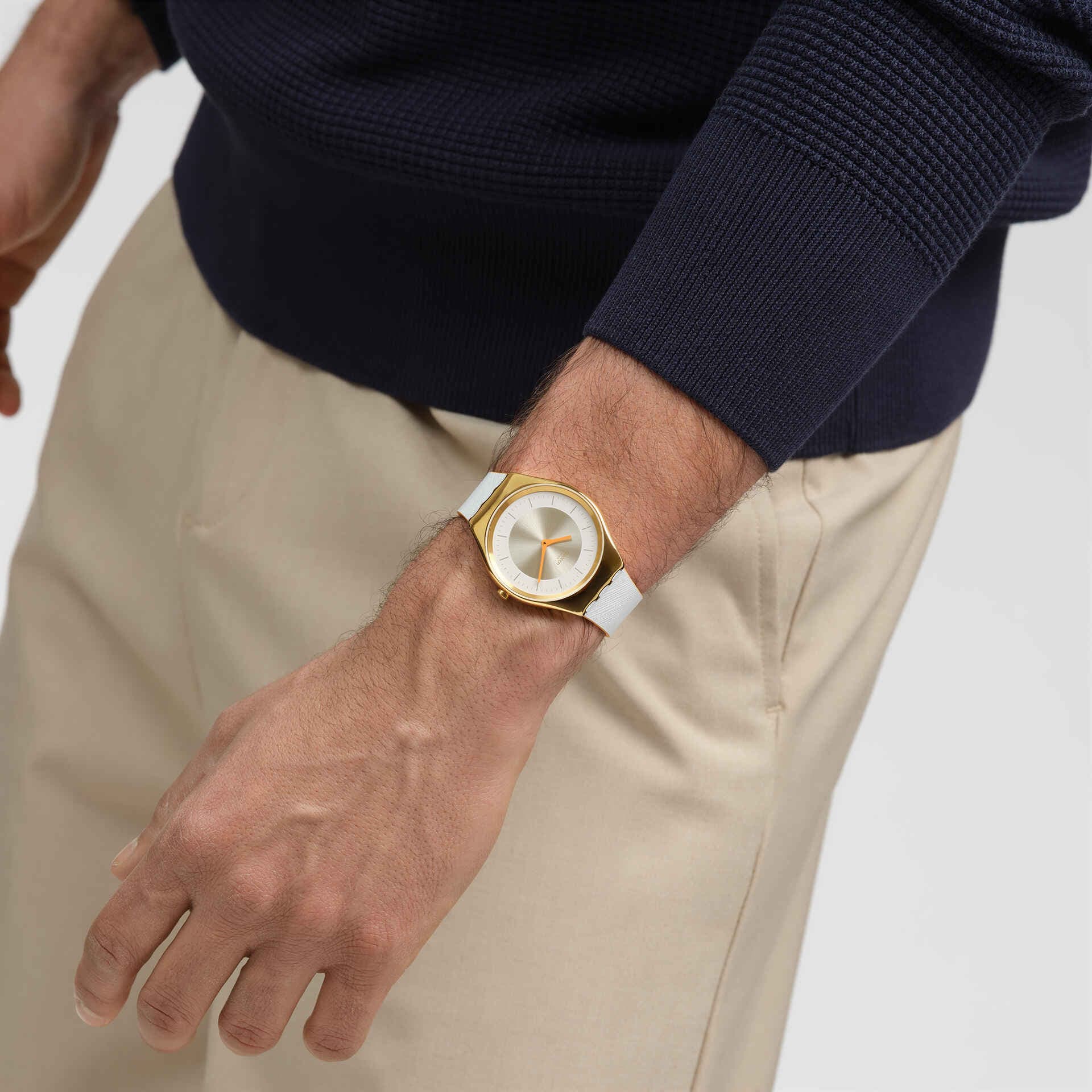 Swatch SYXG128 en la muñeca